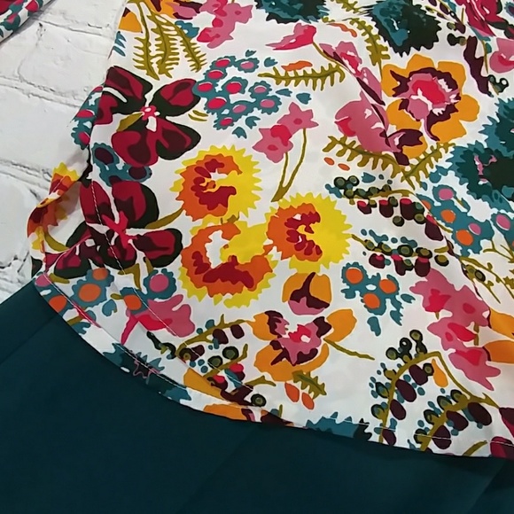 Loft Flutter Cuff Floral Blouse - Picture 4 of 7